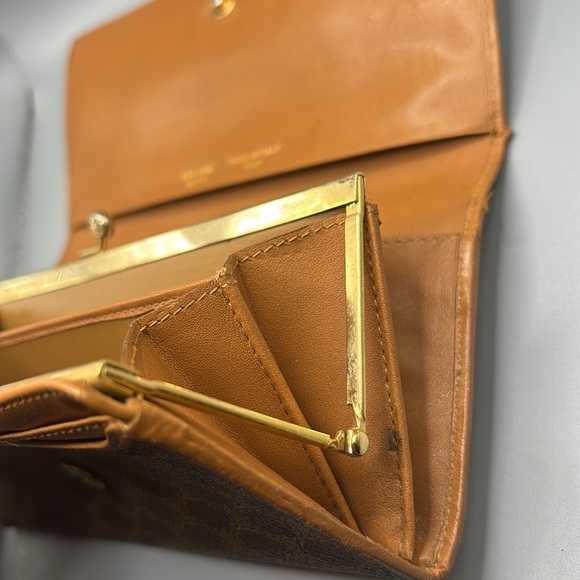 CELINE MACADAM KISS-LOCK LONG WALLET - Picture 14 of 15